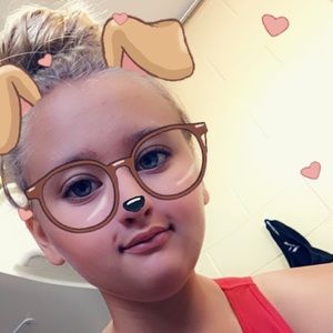 Meet your Posher, Delanie